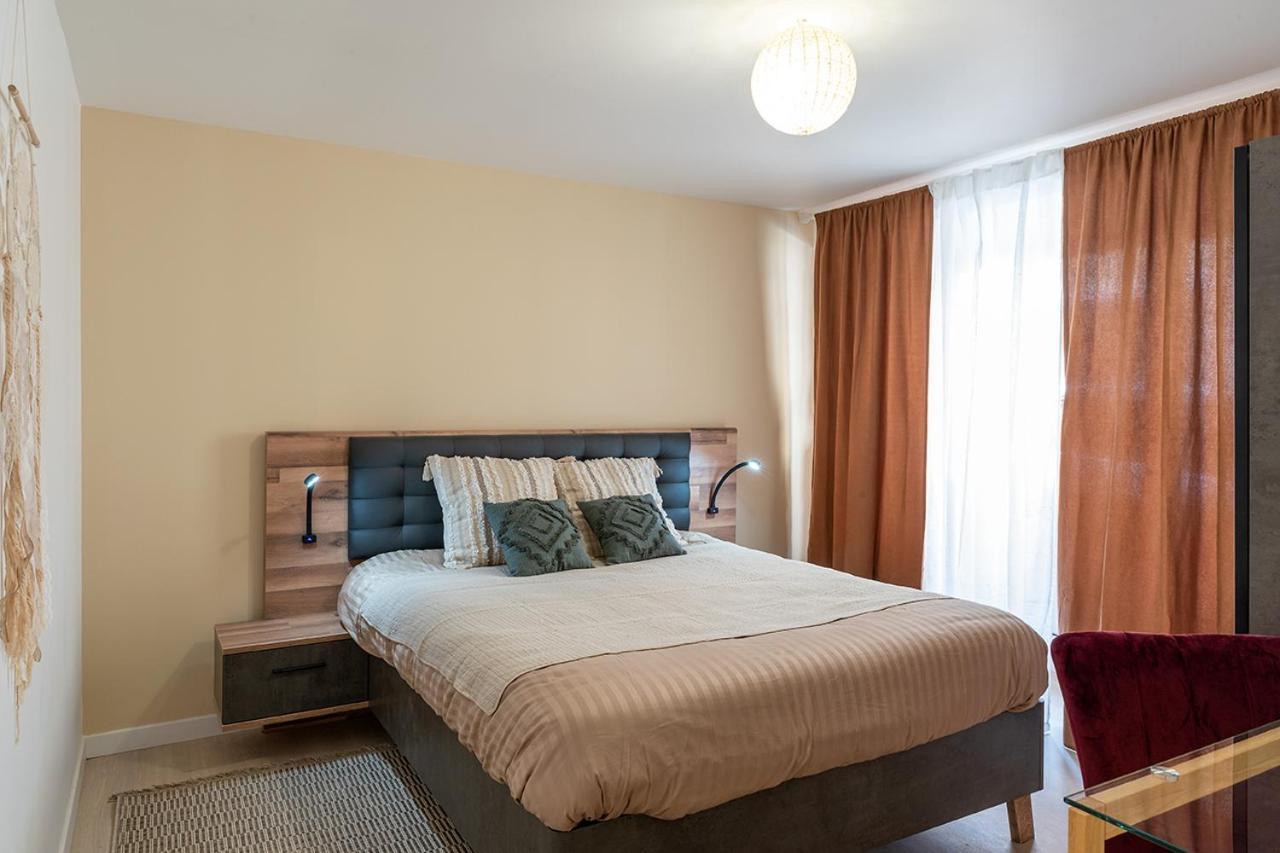 Apartament Logis Face A L'Abbatiale Beaulieu-sur-Dordogne Zewnętrze zdjęcie